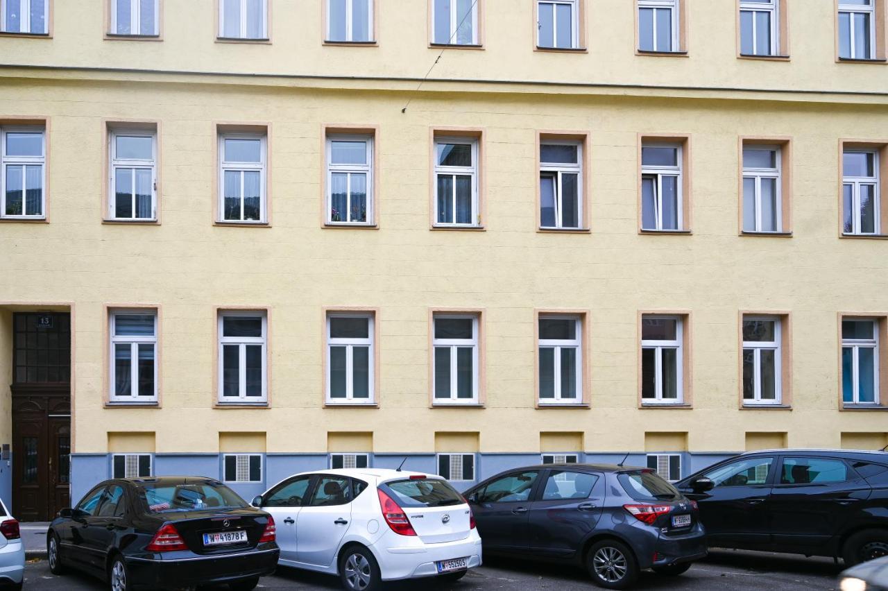 Delightful Duplex Danube Canal Вена Экстерьер фото